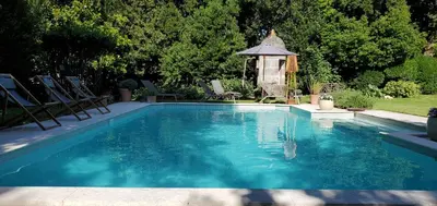 Piscine de l'établissement Logis des Tourelles Appartement ou située à proximité