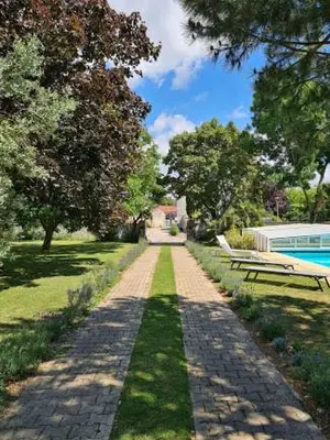 Piscine de l'établissement Gîte tout confort (SPA, Sauna, piscine chauffée) ou située à proximité