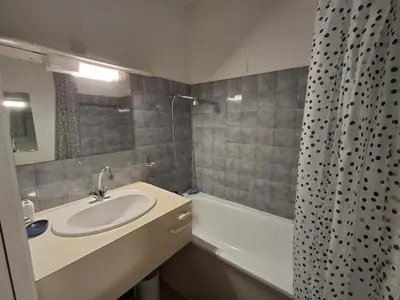 Salle de bains dans l'établissement SE118 Studio 4 personnes Châtelaillon-Plage / Port - FR-1-706-14