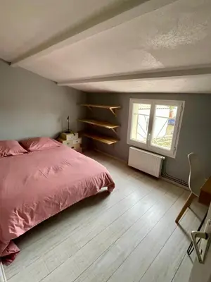 Un ou plusieurs lits dans un hébergement de l'établissement Maison piscine à 3' de la mer.