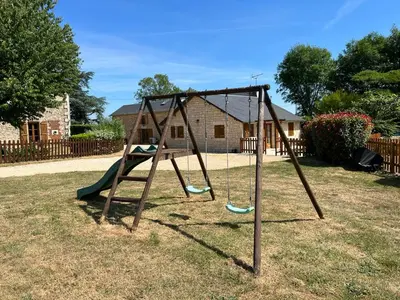 Aire de jeux pour enfants de l'établissement Beautifully renovated Farmhouse with private pool