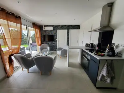 Cuisine ou kitchenette dans l'établissement Hortensia, Gîte famille et amis