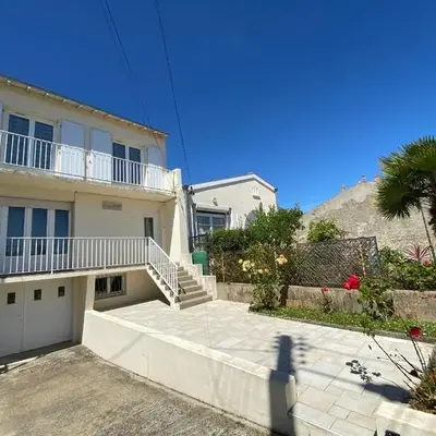 Maison de Ville à Fouras avec Jardin et Garage