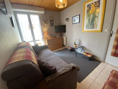 Télévision ou salle de divertissement dans l'établissement Appartement 4 pers. à Fouras, proche plage avec cour ensoleillée et stationnement - FR-1-709-37