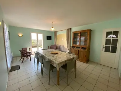Plan de l'établissement Villa récente de plain-pied à Fouras, proche mer - FR-1-709-51