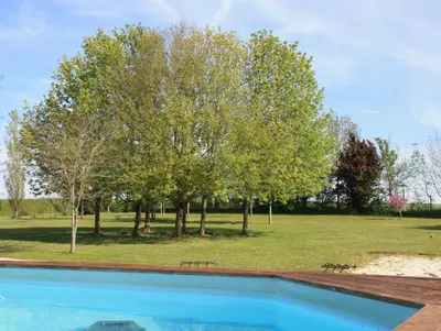Piscine de l'établissement Gîte de la Petite vallée ou située à proximité