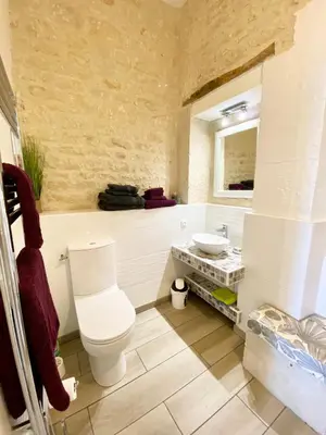 Salle de bains dans l'établissement La Montgrande, 2 bed gîte, Aulnay