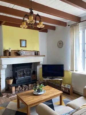 Télévision ou salle de divertissement dans l'établissement La Forge, Lieu des Chevilloux