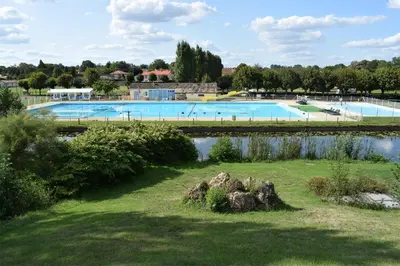 Piscine de l'établissement Le moulin de l'anglee ou située à proximité