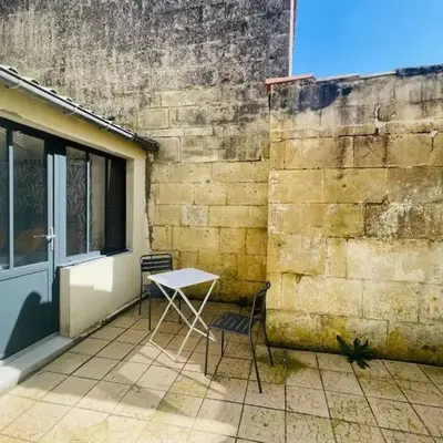 Bel appartement avec cour privée