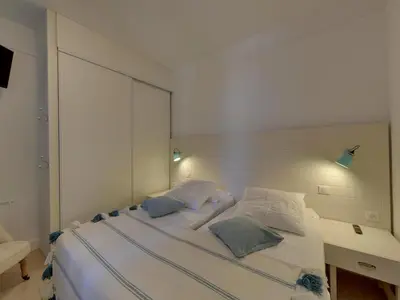 Un ou plusieurs lits dans un hébergement de l'établissement Charmante Villa 4 pièces, 6 pers. au Quartier du Casino de Châtelaillon-Plage, proche mer, jardin, parking - FR-1-706-15