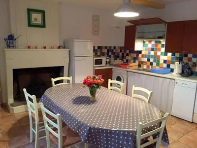 Cuisine ou kitchenette dans l'établissement Gite des Noisettes à la porte de Saintes