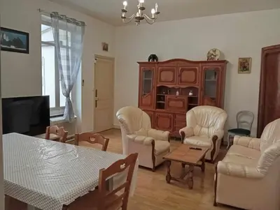 Coin salon dans l'établissement Maison 4 chambres avec jardin