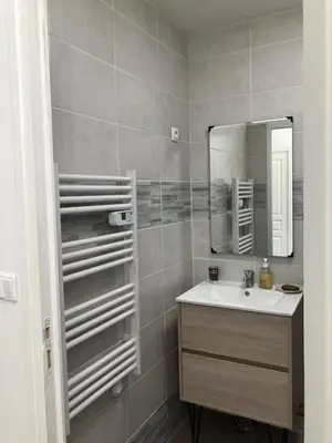 Salle de bains dans l'établissement Makivka - A 5 min de Cognac - Maison entière avec 2 chambres