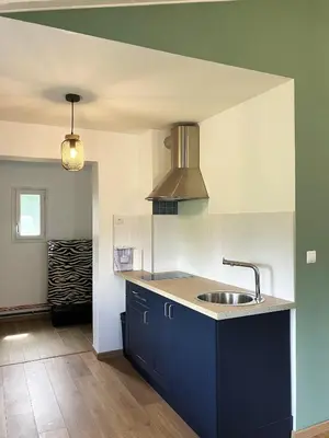 Cuisine ou kitchenette dans l'établissement Makivka - A 5 min de Cognac - Maison entière avec 2 chambres