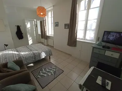 Un ou plusieurs lits dans un hébergement de l'établissement Lumineux appartement en RDC près port de plaisance