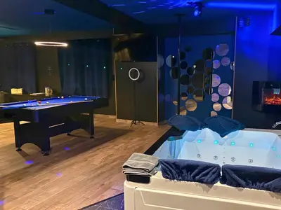 Plan de l'établissement Suite Cléopâtre avec balnéo & billard - Doux Bleu Jeux